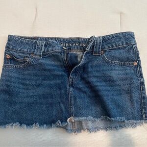 American Eagle mini denim skirt size 6 only worn once
#americaneagle